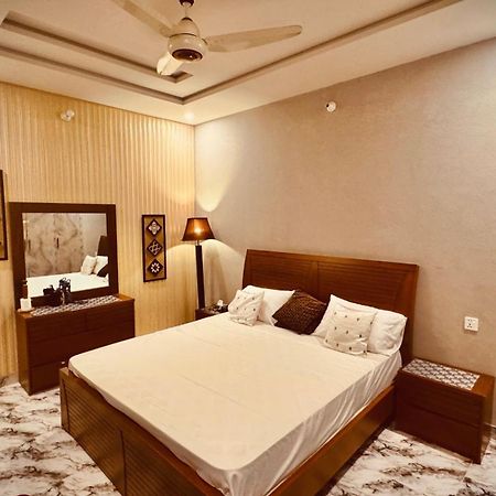 Comfy Cottage Faisalabad Esterno foto