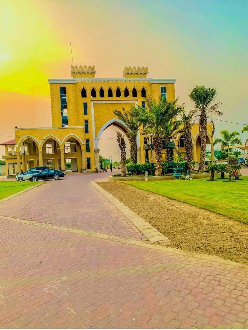 Comfy Cottage Faisalabad Esterno foto