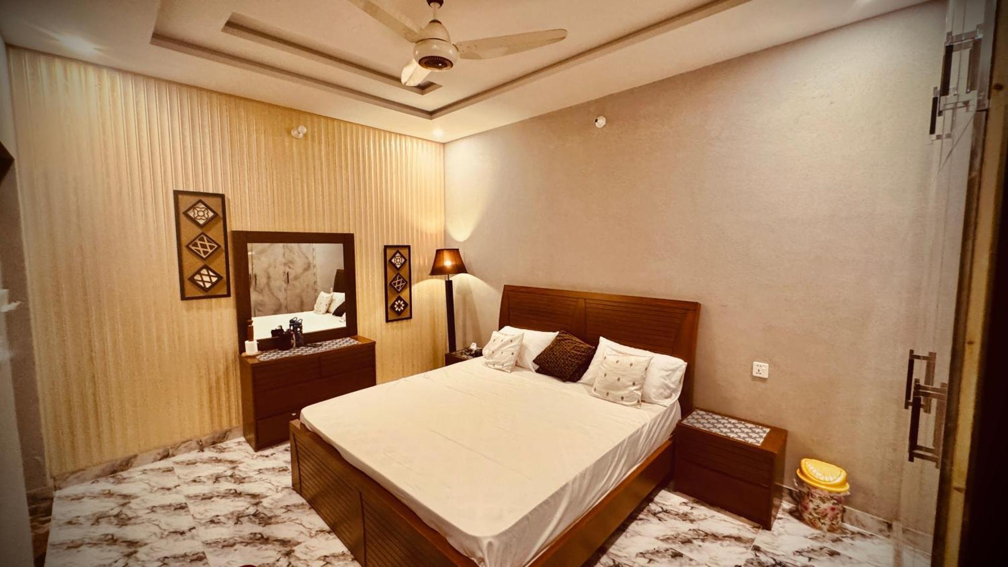 Comfy Cottage Faisalabad Esterno foto