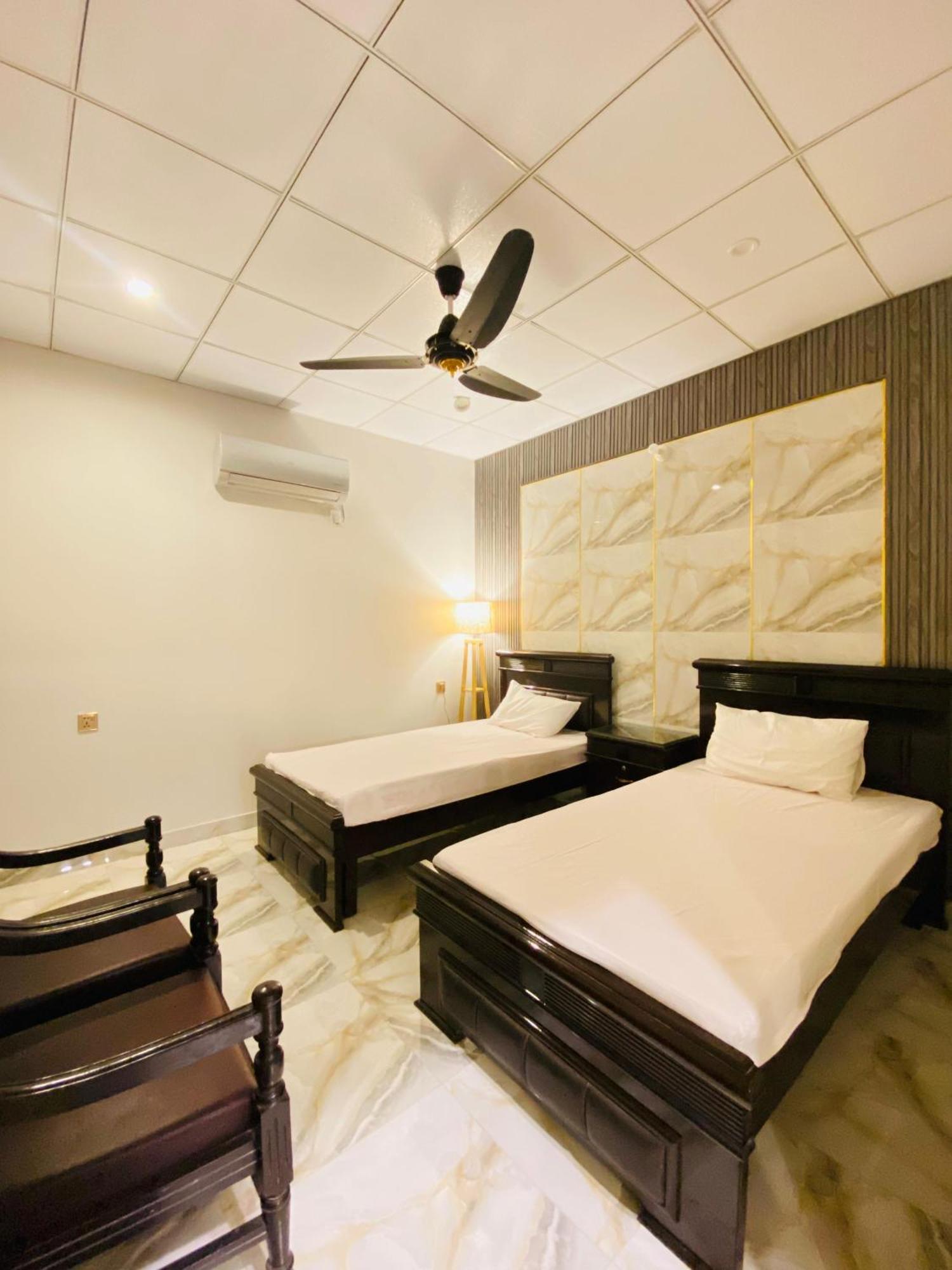 Comfy Cottage Faisalabad Esterno foto