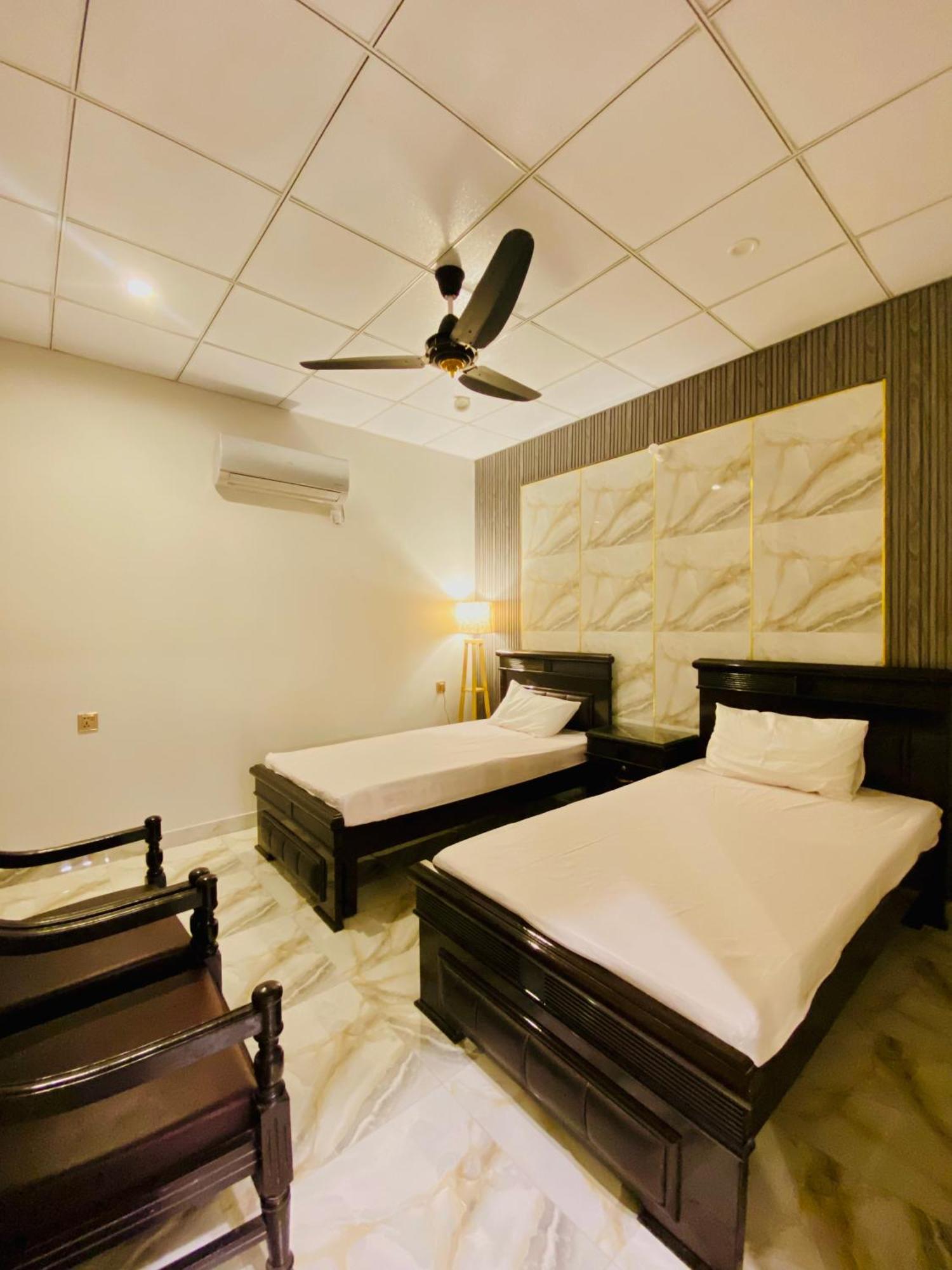 Comfy Cottage Faisalabad Esterno foto